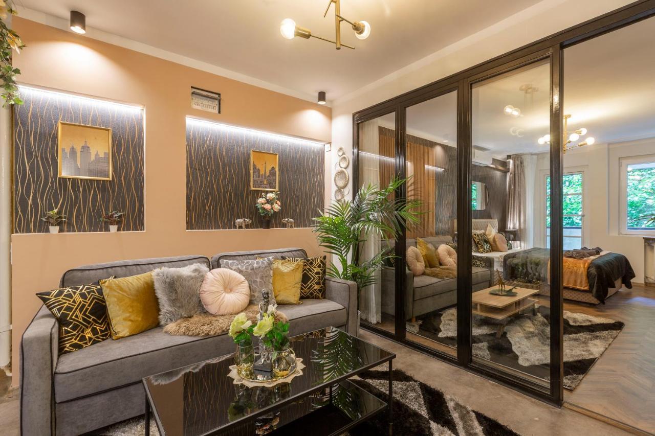 Stylish Quentin Apartment In The King Street Boedapest Buitenkant foto