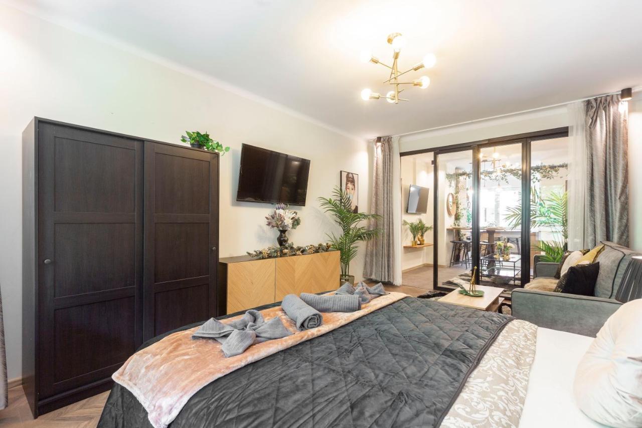 Stylish Quentin Apartment In The King Street Boedapest Buitenkant foto